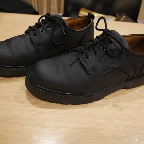 Timberland Waterproof Leather Low Tops - Great Condition! - Picture 2 of 5